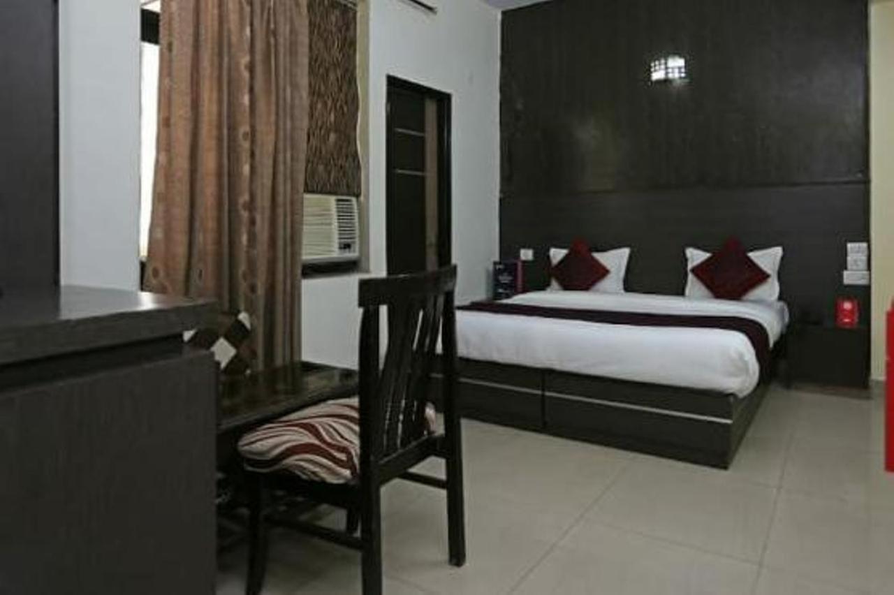 Hotel Inn Noida Exterior photo