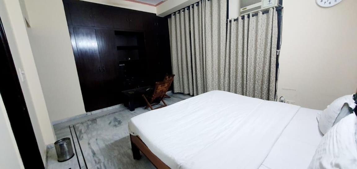 Hotel Inn Noida Exterior photo